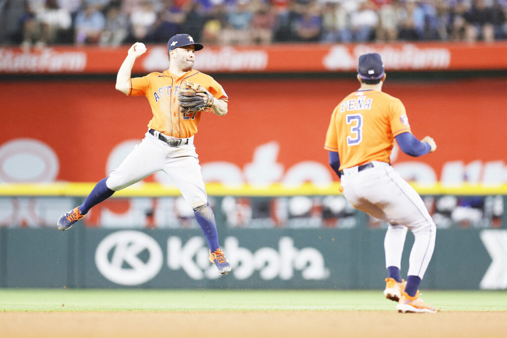 Jose Altuve's dramatic ninth-inning home run delivers 5-4 victory