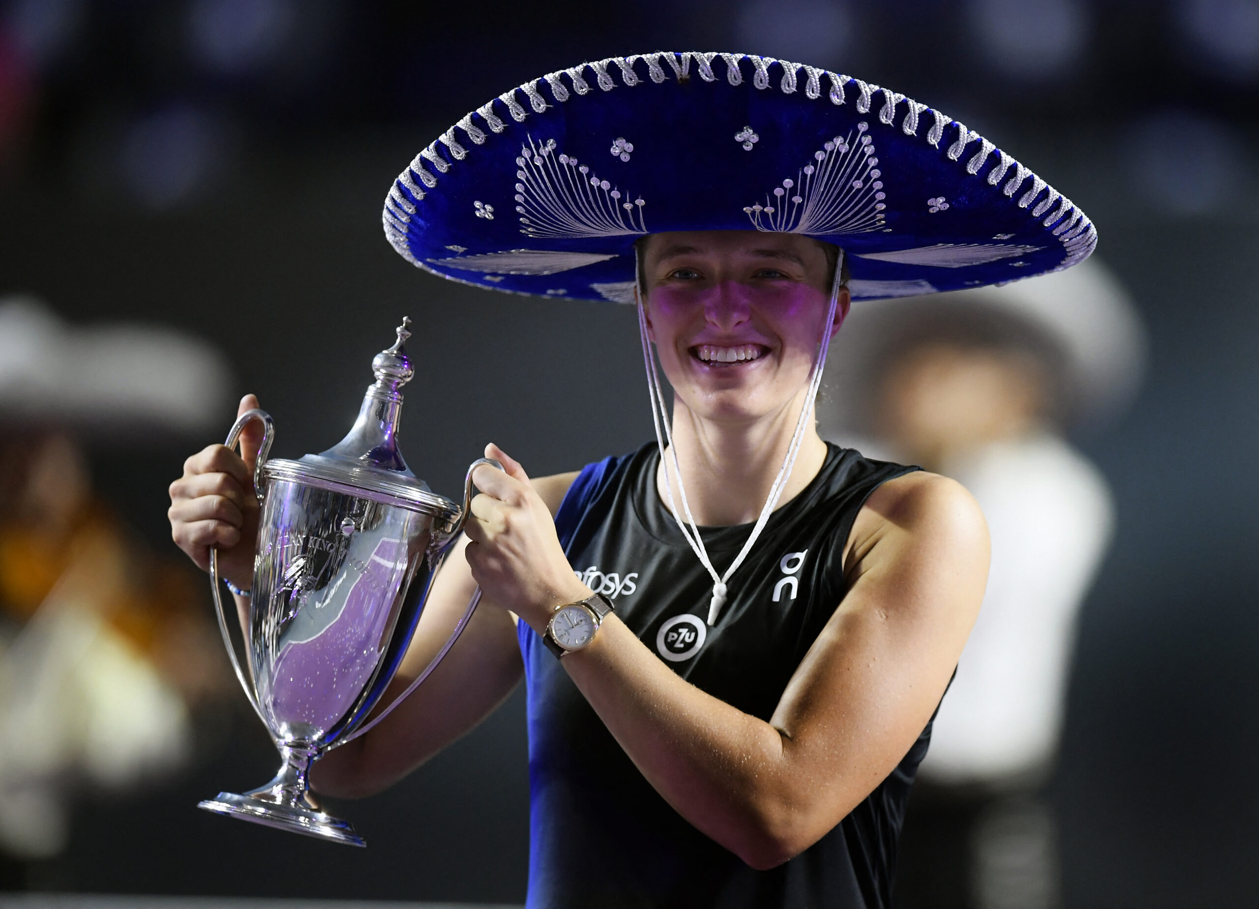 incredible iga — Swiatek rules WTA Finals, regains top spot